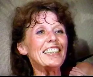 Reife hausfrauen bil ...