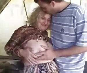 Oma hart porno und j ...