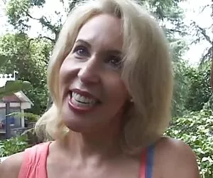 Blonde reife frauen  ...